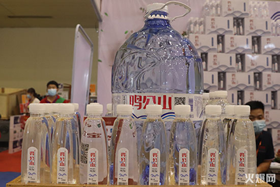 雞公山飲用山泉水 雞公山飲用山泉水